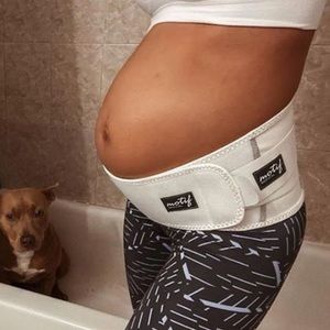 Motif pregnancy support band.